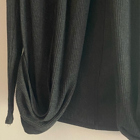 Timing gray sweater cardigan with faux pockets size large - Picture 4 of 7